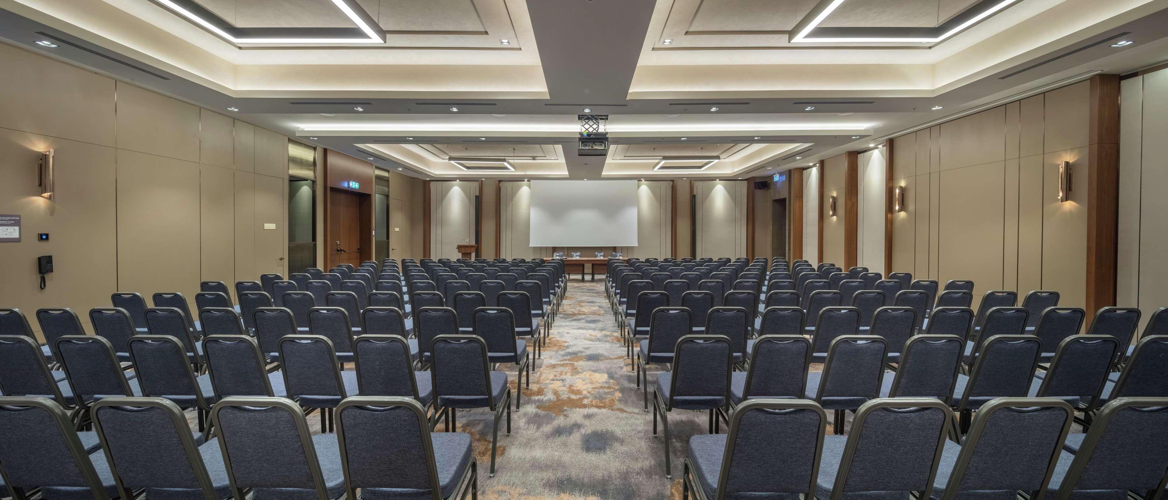 Hotel Doubletree By Hilton Skopje Exteriér fotografie The ballroom